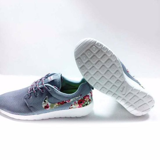 صورة Nike Customized Running Shoes